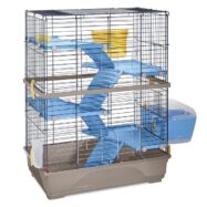 A gaiola Double 80 é indicada para Furões, Coelhos, Porquinhos da India e Chinchilas.Inclui plataformas, rampas, porta feno, bebedouro, tigela e alcova.