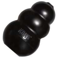 Kong Extreme é ideal para cães com mordida forte. Estimula a brincadeira devido aos saltos imprevisíveis. Dá para rechear com guloseimas. Vários tamanhos.